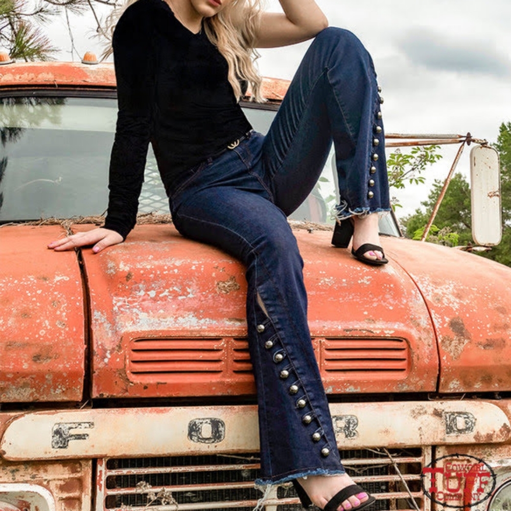 Cowgirl tuff button it up Jeans  26x35